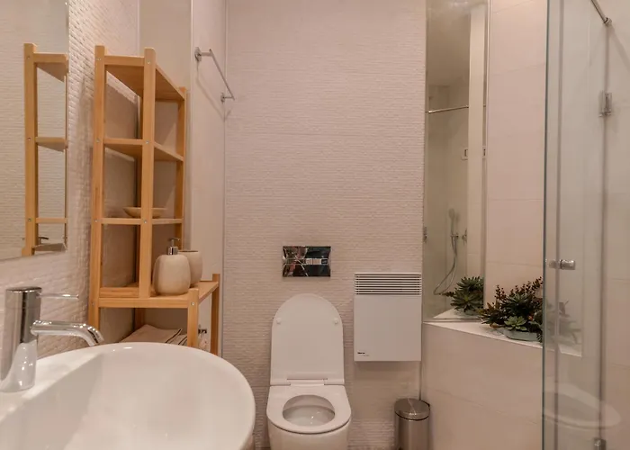 Elegant 1bd On Ekzarh Yosif, By Flat Mаnager